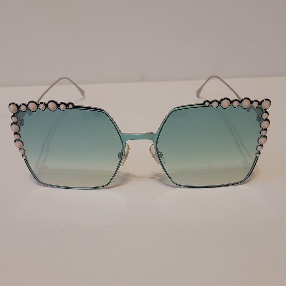 FENDI Studs Sunglasses